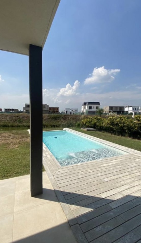 Casa en El Canton, Golf, Escobar.