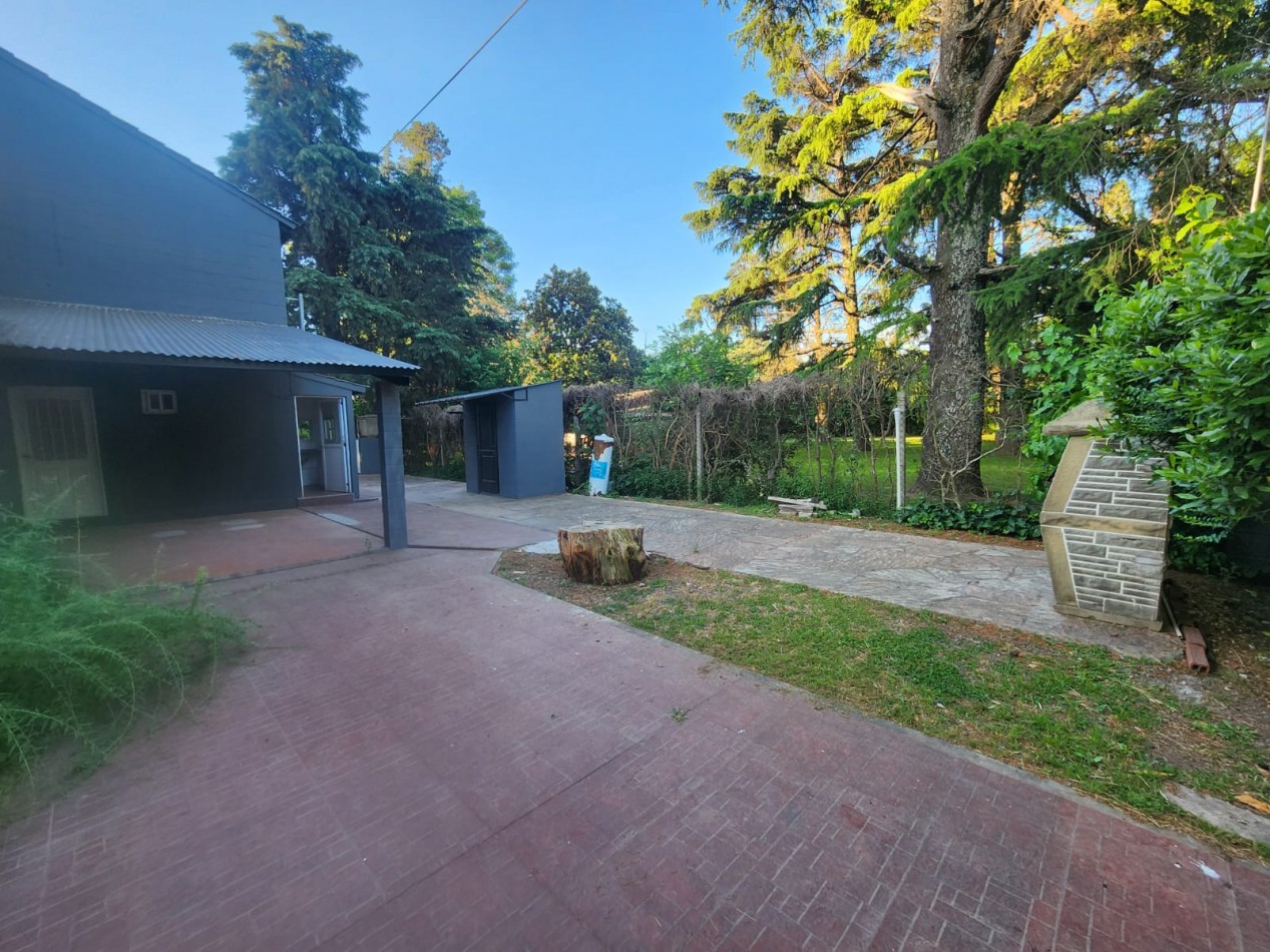 Alquiler Casa en Barrio Parque Pero. 