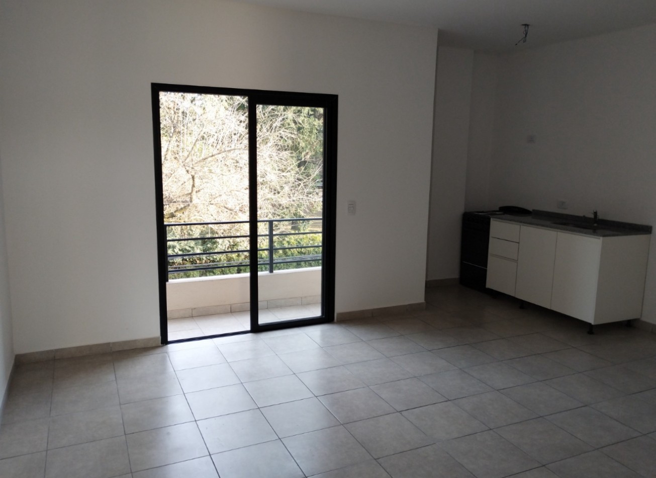 Departamento 2 amb. San Miguel. 