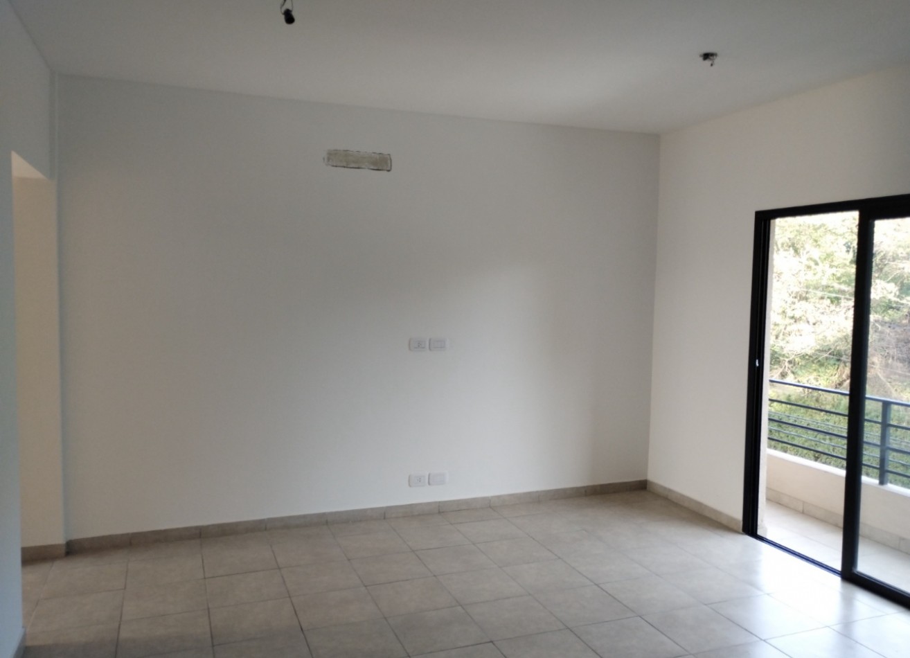 Departamento 2 amb. San Miguel. 