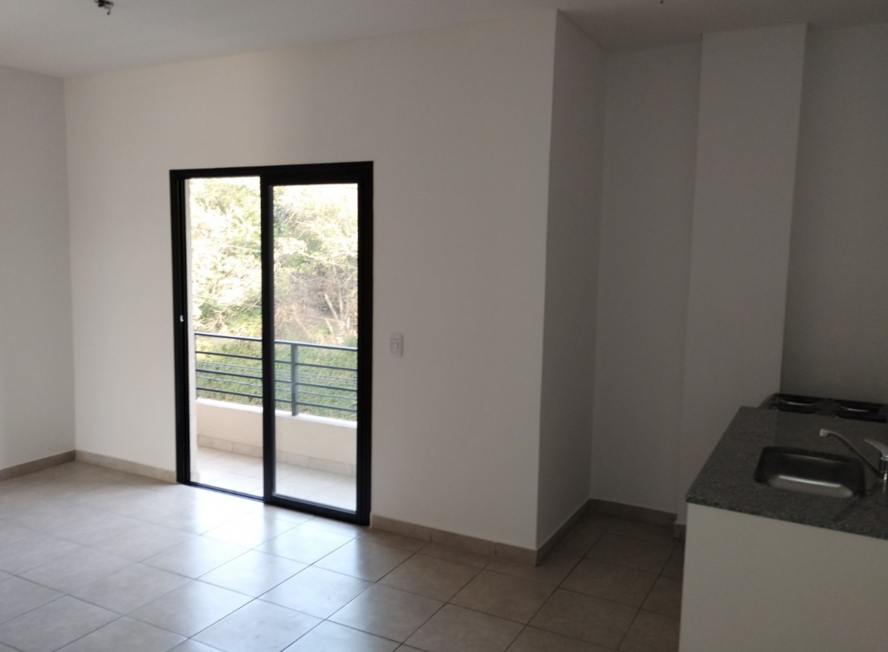 Departamento 2 amb. San Miguel. 