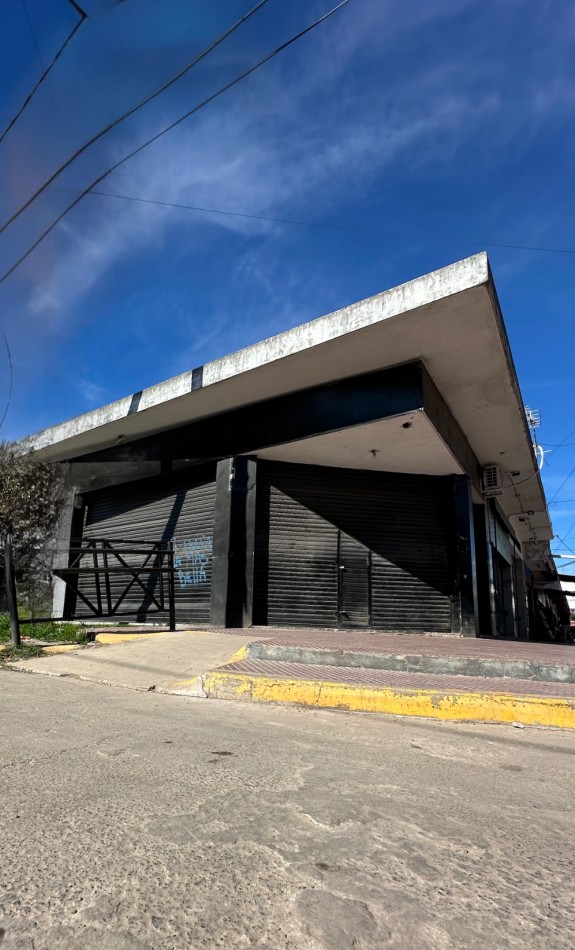 Local en Maquinista Savio. 