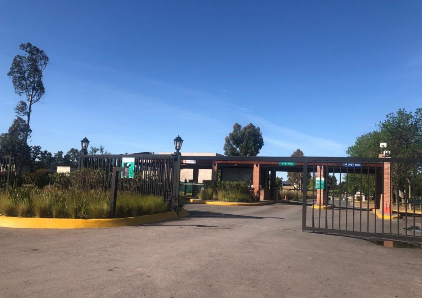 Lote en Barrio Santo Tomas.