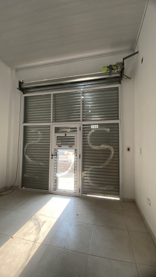 Local en Jose C. Paz a estrenar. 