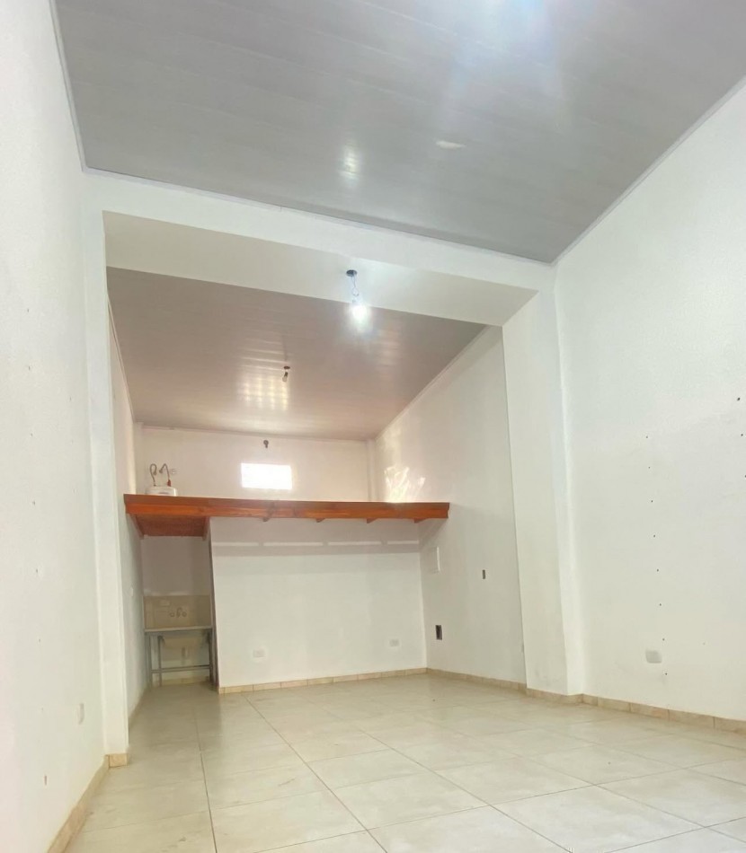 Local en Jose C. Paz a estrenar. 