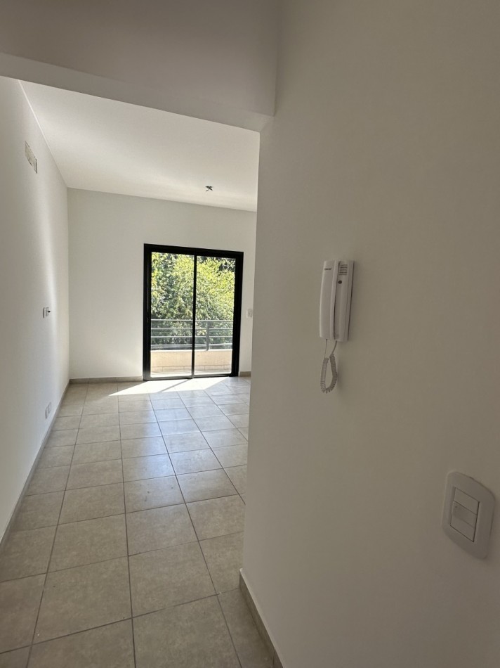 Departamento 2 amb. San Miguel. 