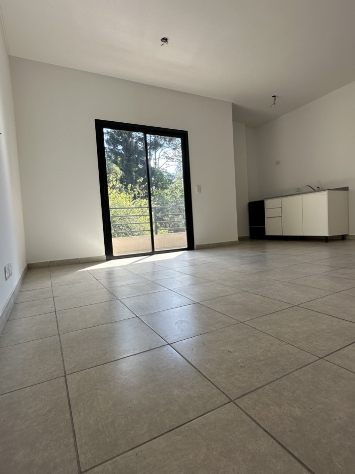 Departamento 2 amb. San Miguel. 