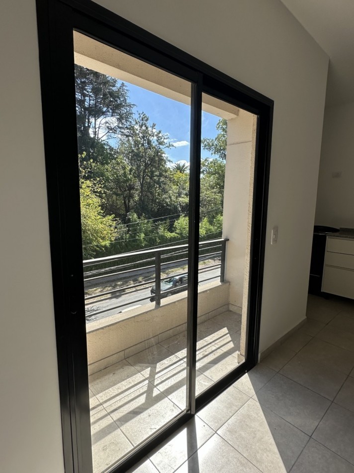 Departamento 2 amb. San Miguel. 