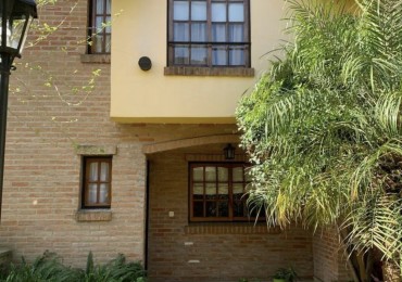 Duplex en San Miguel Village.